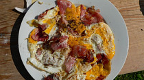 Hemenegs (Ham and Eggs)