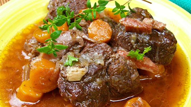Hovězí na burgundský způsob