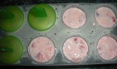 Jahodovo - jogurtové nanuky, poslední vrstva