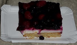 Jogurtový koláč s ovocem