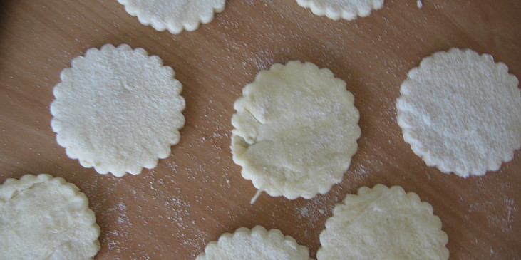 Karamelové placičky z listového těsta "Krachle"