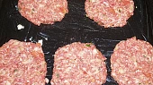 Karbanátky alla hamburger, upečeme v troubě na omaštěném plechu