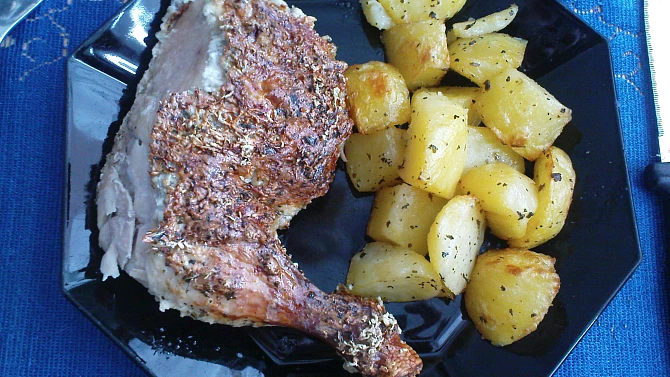 Pečené kuře s bazalkovonivovou krustou, Dobrou chu!
