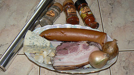Pochoutka z nivy-pašerák