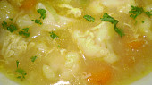 Poctivá květáková polévka, detail polévky...