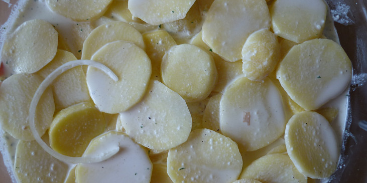Smetanové brambory s rozmarýnem a šunkou
