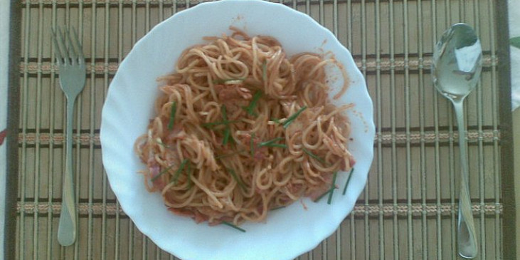 Špagety na slanině s česnekem (Špagety na slanině)
