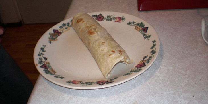 Zamotaná moučná tortilla
