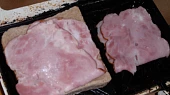 Tousty s anglickou slaninou a pažitkou, Před vložením do toustovače