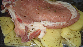 Vepřové plátky s nivou v alobalu