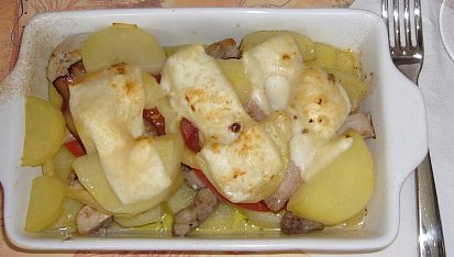 Zapečené brambory s vepřovým masem