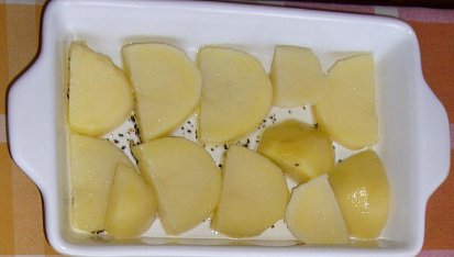 Zapečené brambory s vepřovým masem