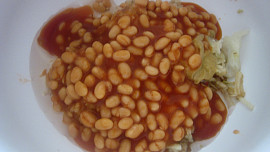 Zapečené fazole s párkem