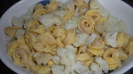 Zapečené tortelliny s květákem