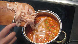 Zeleninová polévka se šunkou