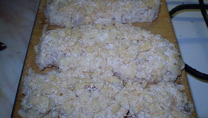 Aljašská treska s mandlemi a kokosem, obaleno strouhanka+kokos+mande