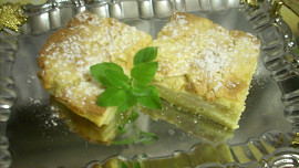 Jablkový koláč s marcipánem