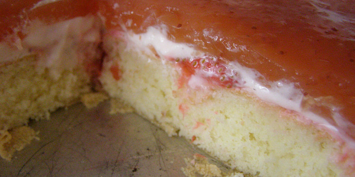 Jahodové pokušení (z poloviční dávky v dortové formě)