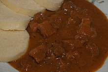 jelení guláš
