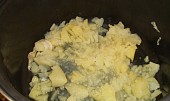 Kapusta (slovensky kel) po bulharsku (brambory rozmačkám přidám kapustu zahustím jíškou možno dolít trochou vývaru)