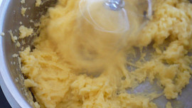 Koblížky z odpalovaného těsta