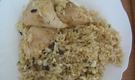 Kuře s houbovočesnekovou rýží