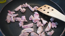 Opekané kuřecí maso s bramborami