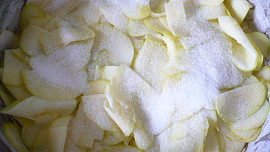 Opilý jablečný koláč