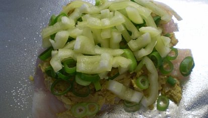 Pangasius na kardamomu, pečený v alobalu
