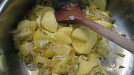 Pórková polévka s vločkami