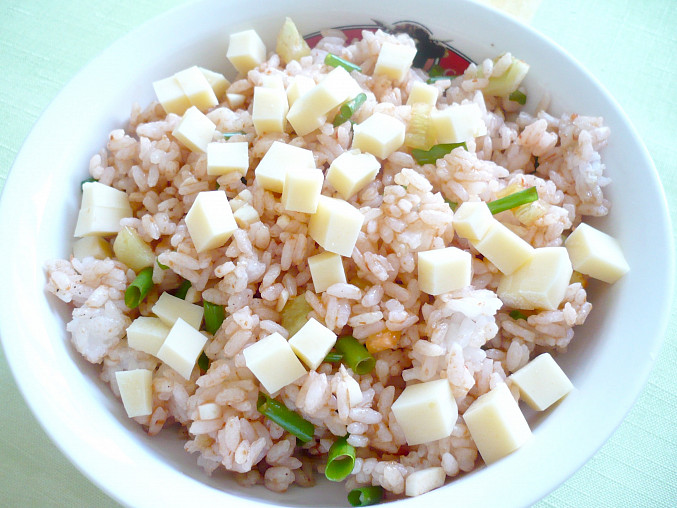 Rýžový salát se sýrem