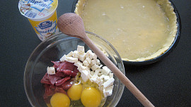 Slaný koláč s květákovou náplní