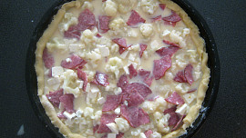 Slaný koláč s květákovou náplní