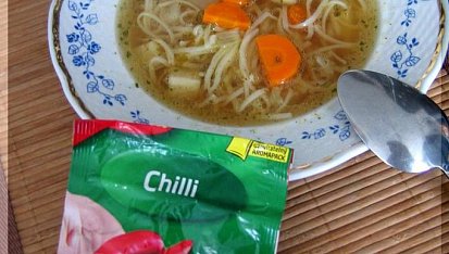 Slepičí polévka s chilli