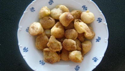 Smažená jablka v těstíčku