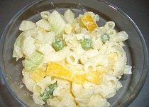 Těstovinový salát s česnekem