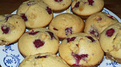 Vanilkové muffiny s malinami