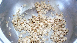 Vločková polévka s houbami