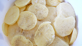 Vrstvená rybí polévka