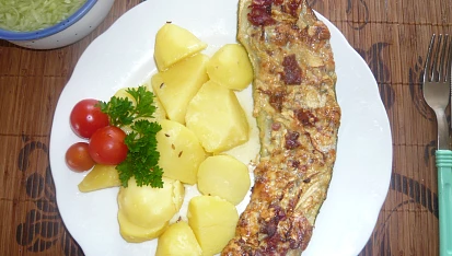 Zapečená cuketa s nivou a sušenou  šunkou