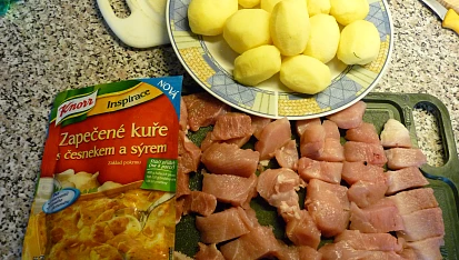 Zapečené krůtí s paprikami a bramborem, suroviny