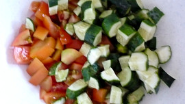 Zeleninový salát s olivami