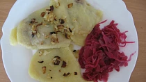 Bramborové tašky se slaninou  a cibulkou
