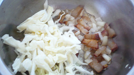 Brambory zapečené se zelím