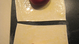 Broskve v listovém těstě