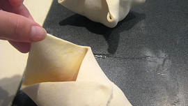 Broskve v listovém těstě