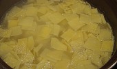 Domácí flíčky s uzenou krkovicí (uvaříme ve slané a omaštěné vodě)