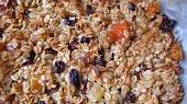Domácí zapékané müsli, upečeno