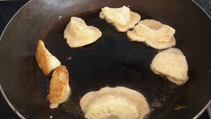 Jablka v palačinkovem těstě