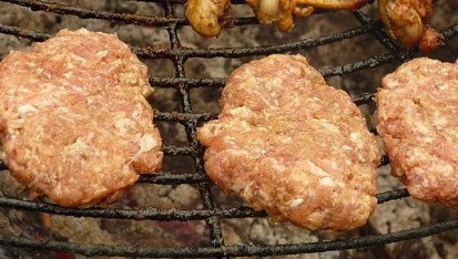 Karbanátky na grilu, Karbanátky na grilu